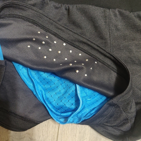 ✨️2FOR10✨️Adidas climachill shorts - Picture 5 of 5